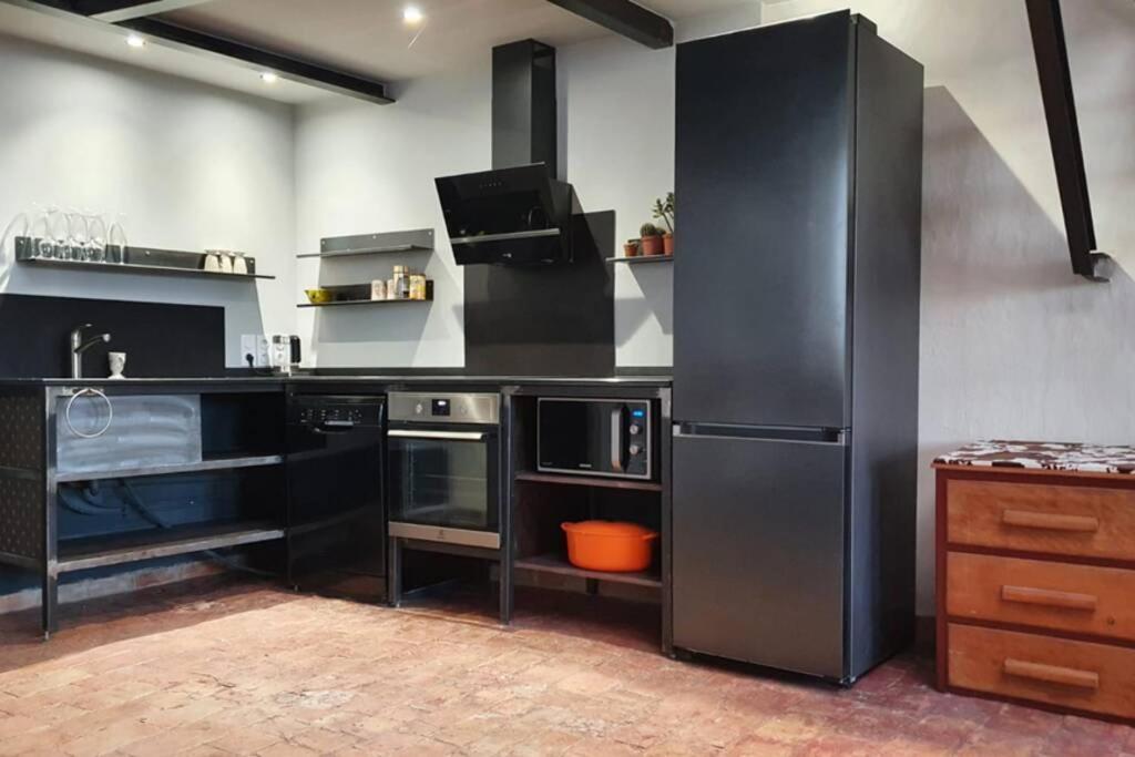 Grand Loft En Plein Coeur Du Vieux-Port Apartment Marseille Luaran gambar